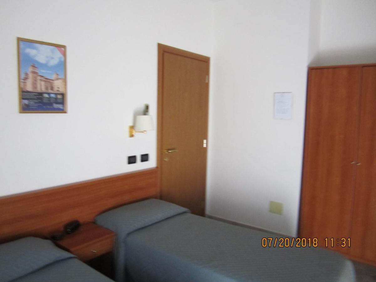 Adelphi Room & Breakfast Ferrara Exteriér fotografie